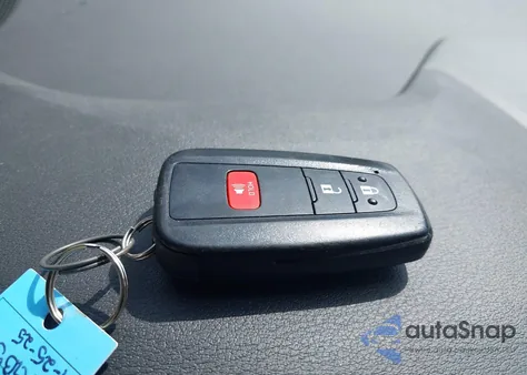 2022 Toyota Corolla Se/Xse/Night Shade z USA, uszkodzony, nr VIN JTND4MBE7N3186031